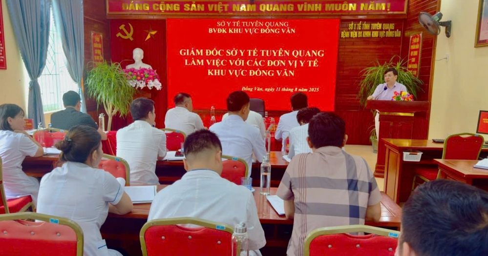 Đoàn công tác của Sở Y tế làm việc với các đơn vị Y tế khu vực Đồng Văn