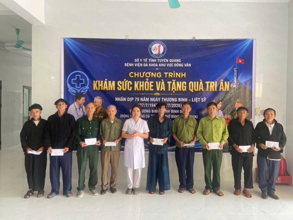 BỆNH VIỆN ĐA KHOA KHU VỰC ĐỒNG VĂN TỔ CHỨC CÁC HOẠT ĐỘNG TRI ÂN Ý NGHĨA NHÂN NGÀY THƯƠNG BINH - LIỆT SĨ 27/7