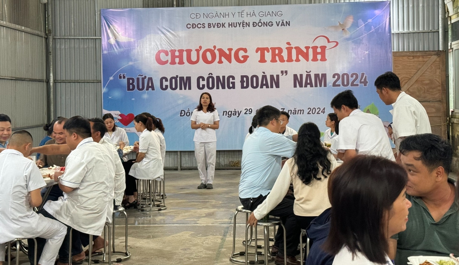 Đầm ấm “Bữa cơm Công đoàn" tại Bệnh viện đa khoa huyện Đồng Văn